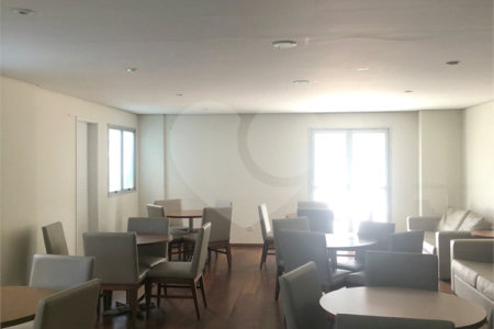 Apartamento à venda com 3 quartos, sendo 1 suíte, em Jardim Mariliza, São Paulo, SP