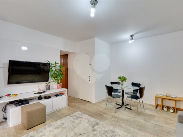 Apartamento à venda com 3 quartos, sendo 1 suíte,  em Vila Olímpia, São Paulo, SP
