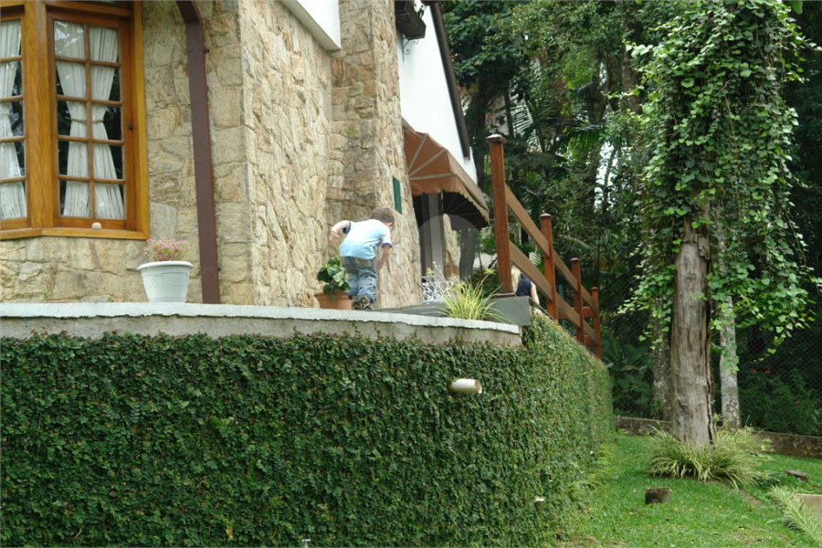 Casa à venda com 3 suítes no condomínio Jardim da Montanha I, Mairiporã - SP
