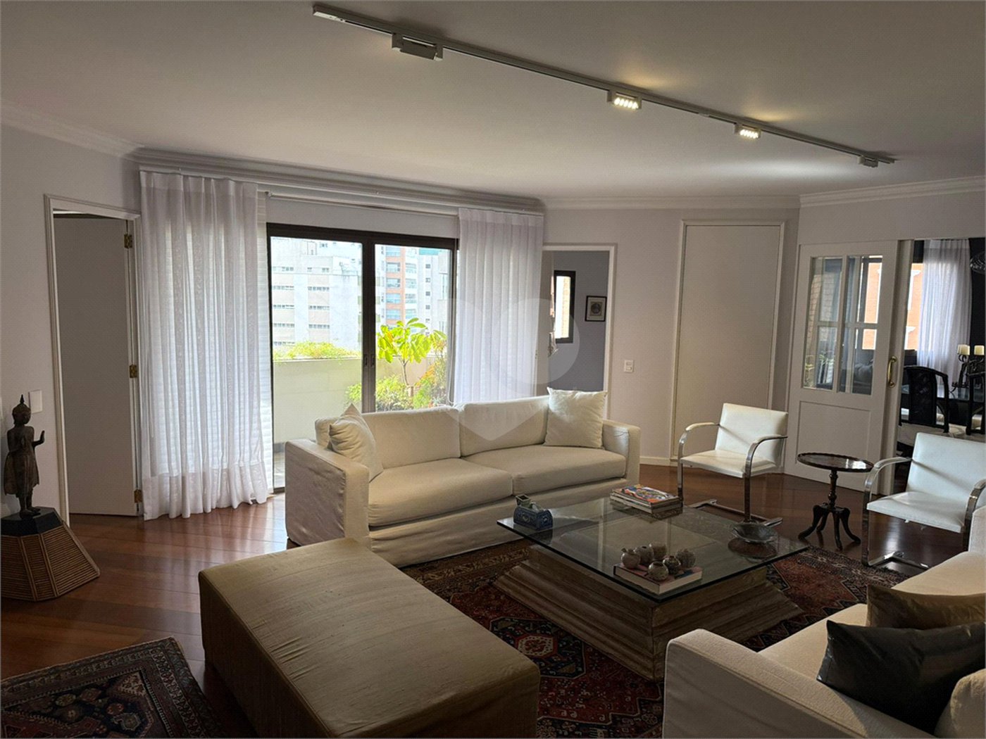 Apartamento à venda ou para alugar com 4 quartos, sendo 2 suítes, em Jardim Paulista, São Paulo, SP