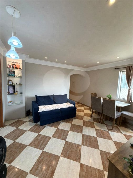 Apartamento à venda com 2 quartos em Parque Maria Domitila, São Paulo, SP