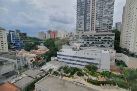 Apartamento à venda com 3 quartos, sendo 1 suíte,  em Pinheiros, São Paulo, SP