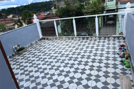 Sobrado à venda com 5 quartos, sendo 2 suítes,  em Jardim da Granja, São José dos Campos, SP