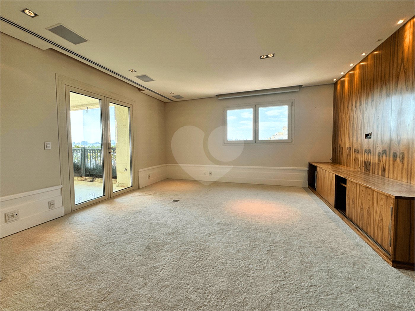 Duplex à venda ou para alugar com 5 suítes em Jardim Europa, São Paulo, SP