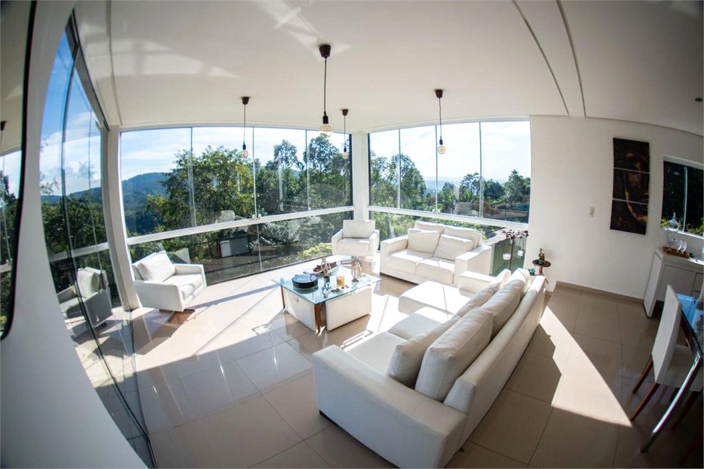 Casa à venda com 5 suítes no condomínio Alpes da Cantareira, Mairiporã - SP