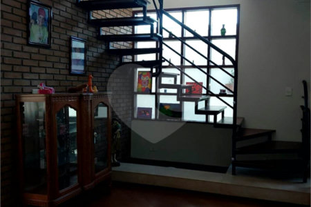 Casa à venda com 4 quartos, sendo 2 suítes,  em Jardim Japão, São Paulo, SP