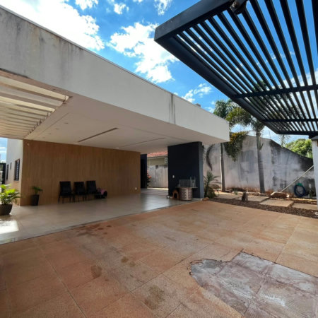 Casa à venda ou para alugar com 4 quartos, sendo 2 suítes,  em Santa Terezinha, Três Lagoas, MS