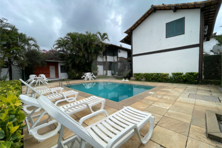 Casa em condomínio à venda ou para alugar com 3 quartos, sendo 1 suíte,  em Geribá, Armação dos Búzios, RJ