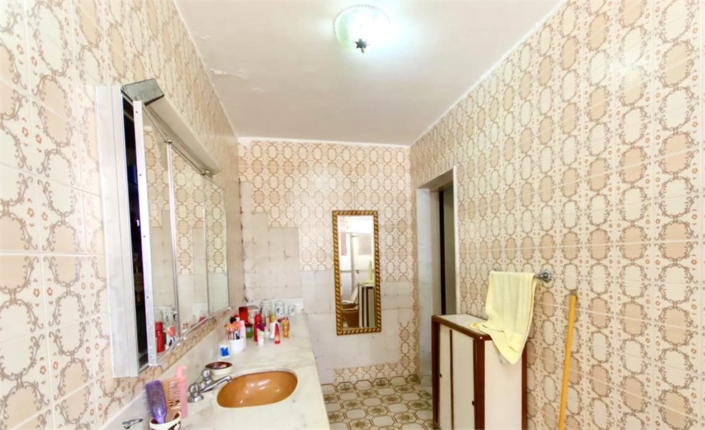 Sobrado à venda com 5 quartos, sendo 1 suíte, em Vila Monumento, São Paulo, SP
