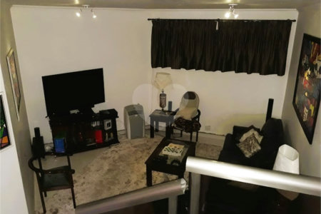 Sobrado à venda com 5 quartos, sendo 3 suítes, em Campos de Atibaia, Atibaia, SP