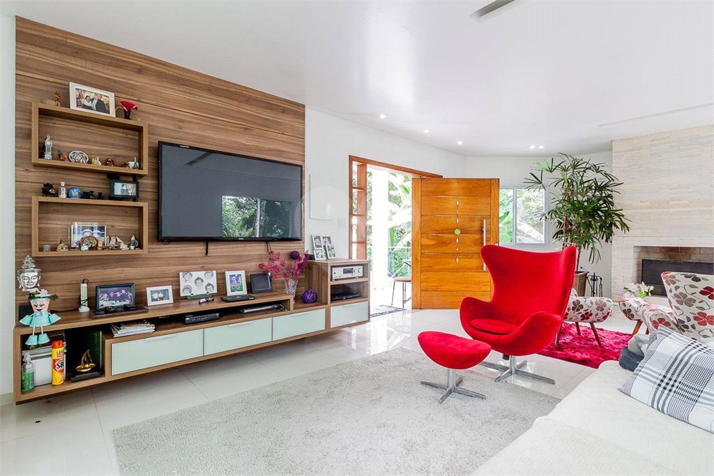 Casa à venda com 4 suítes no condomínio Jardim da Montanha I, Mairiporã - SP