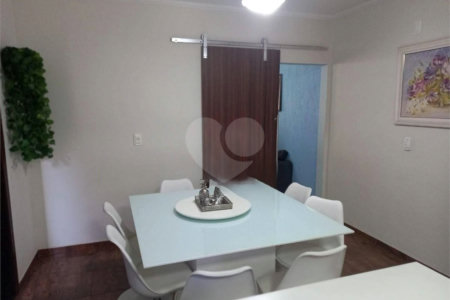 Casa à venda com 3 quartos, sendo 1 suíte, em Vila Assis, Sorocaba, SP
