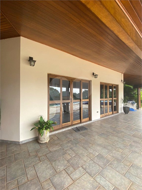 Casa à venda com 4 suítes no condomínio Vale da Santa Fé, Vinhedo - SP