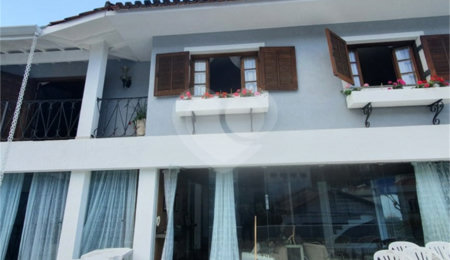 Sobrado à venda com 5 quartos, sendo 3 suítes,  em Tremembé, São Paulo, SP