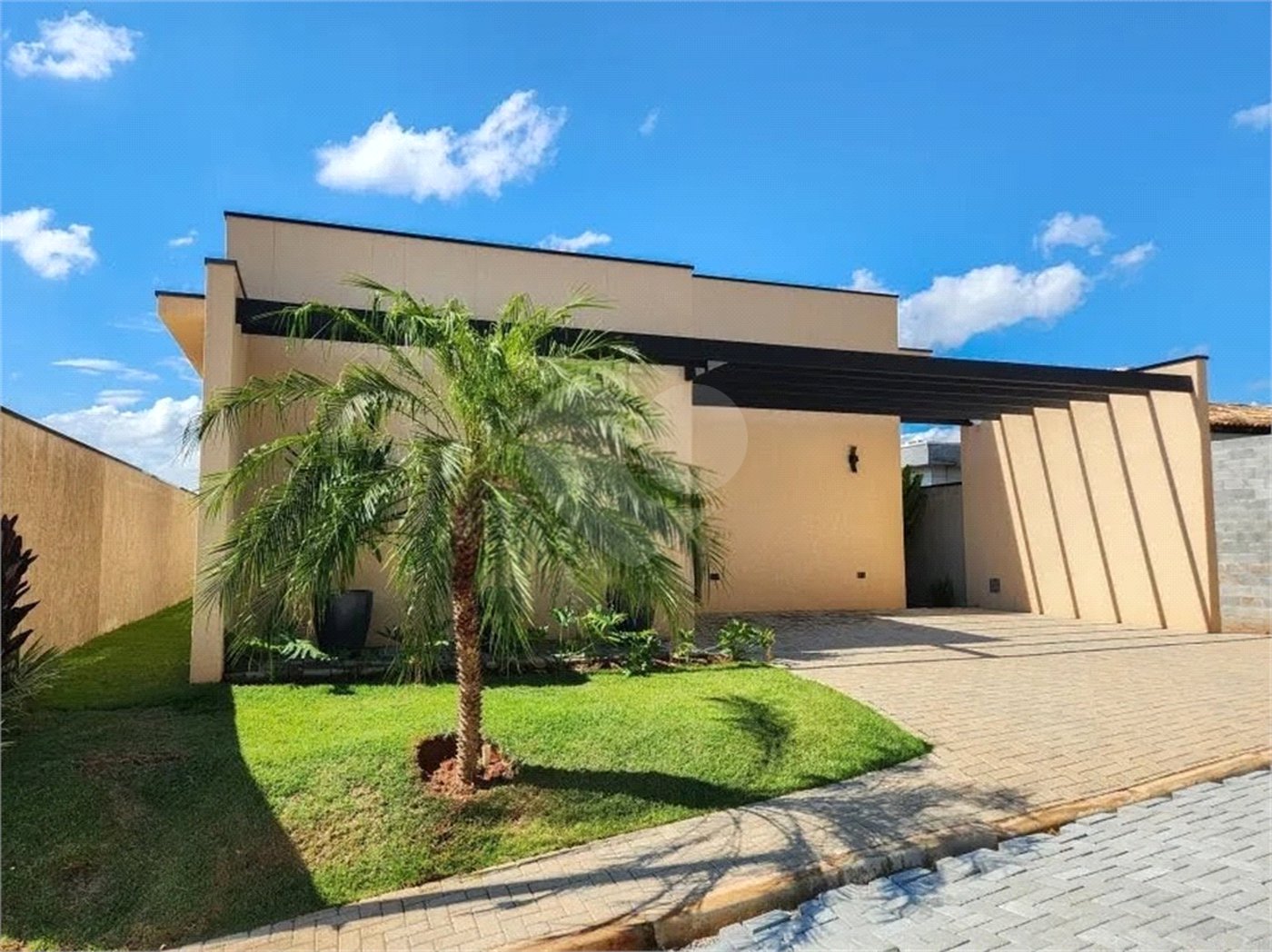 Casa à venda com 3 quartos, sendo 1 suíte, no condomínio Consoli Residencial, Atibaia - SP