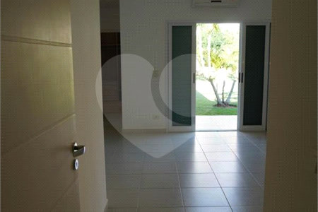 Casa para alugar com 4 quartos, sendo 2 suítes, no condomínio Mont Serrat, Salto - SP