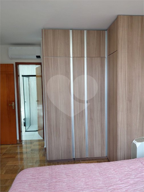 Casa à venda com 2 suítes no condomínio Residencial Guilhen, São Paulo - SP