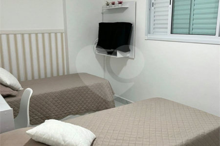 Apartamento à venda com 2 quartos, sendo 1 suíte, no Centro, Mongaguá, SP