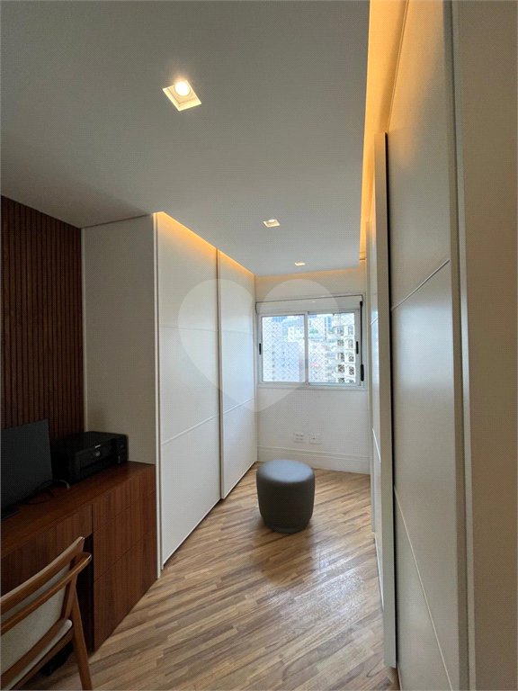 Apartamento à venda com 3 quartos, sendo 2 suítes, em Cerqueira César, São Paulo, SP