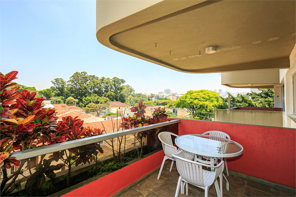 Apartamento à venda com 3 quartos, sendo 1 suíte, em Chácara Santo Antônio, São Paulo, SP