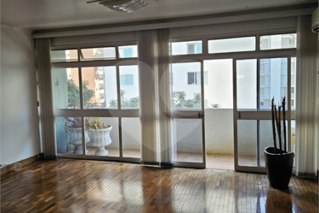 Apartamento à venda com 3 quartos, sendo 1 suíte,  em Itaim Bibi, São Paulo, SP