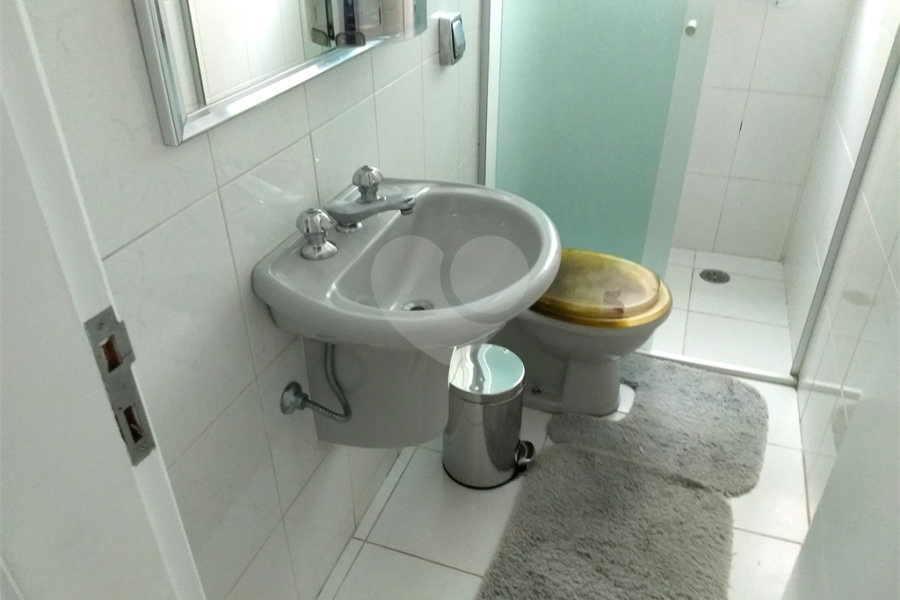 Casa Térrea à venda ou para alugar com 4 suítes em Horto, São Paulo, SP