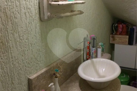 Sobrado à venda com 4 quartos, sendo 1 suíte, em Jardim Pinheiros, São Paulo, SP
