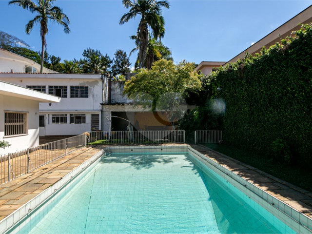 Casa Térrea à venda com 4 quartos, sendo 1 suíte,  em Brooklin Velho, São Paulo, SP