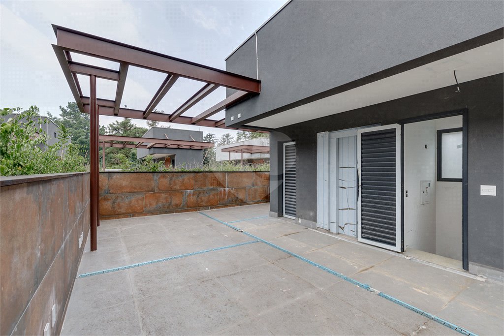 Casa à venda com 4 quartos, sendo 3 suítes, no condomínio Jardim Chapel, São Paulo - SP