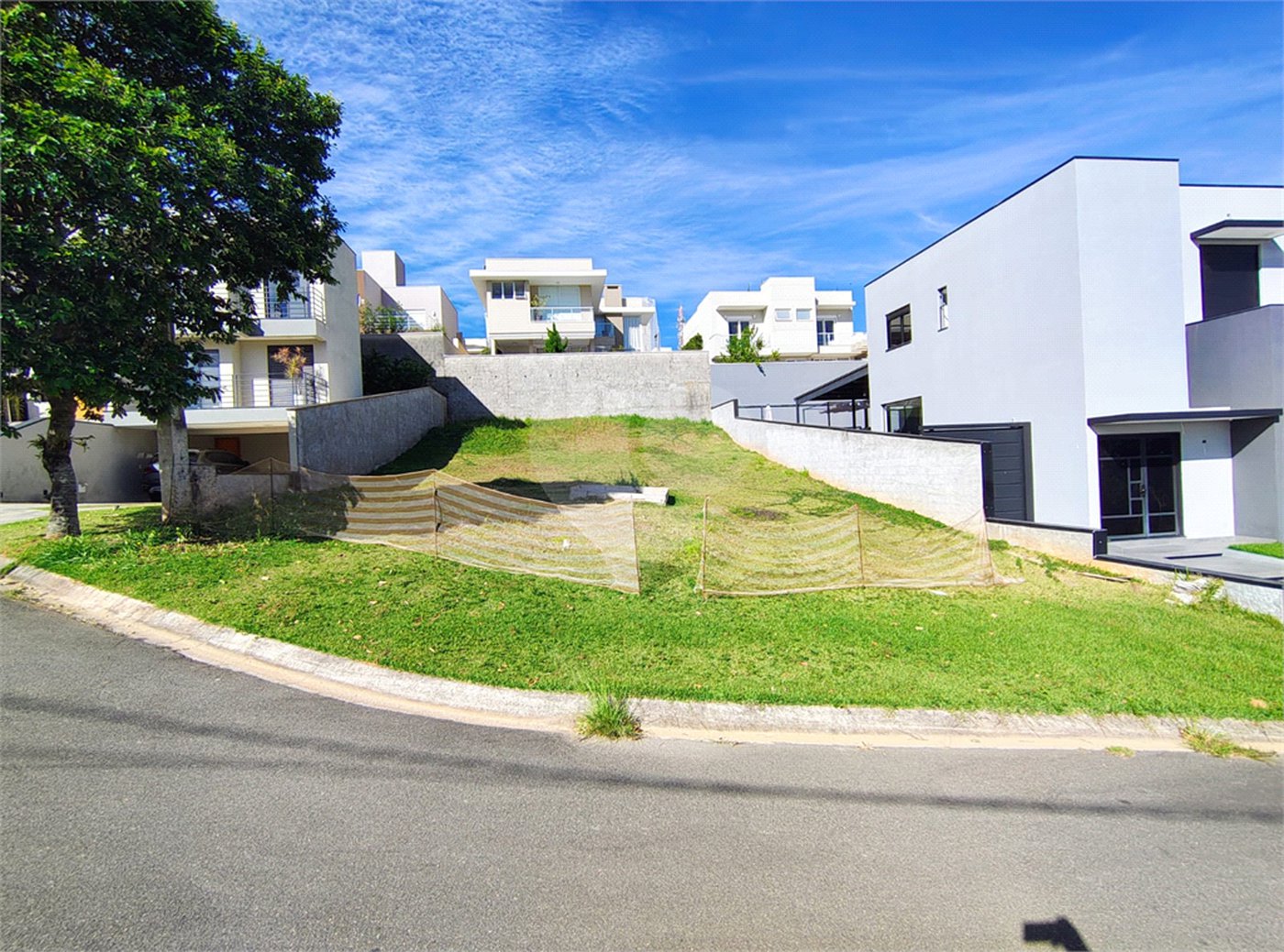 Terreno à venda no condomínio Quinta dos Lagos, Jundiaí - SP