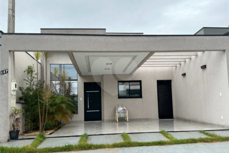 Casa à venda com 3 quartos, sendo 1 suíte, no condomínio Vila Ytu, Indaiatuba - SP