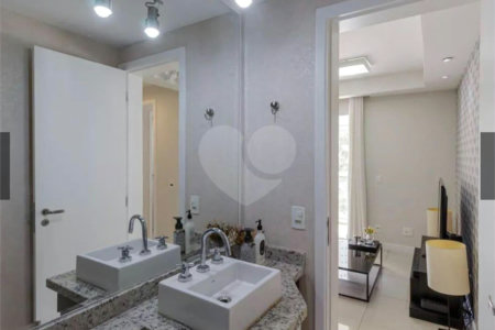 Apartamento à venda com 2 quartos, sendo 1 suíte,  em Vila Andrade, São Paulo, SP