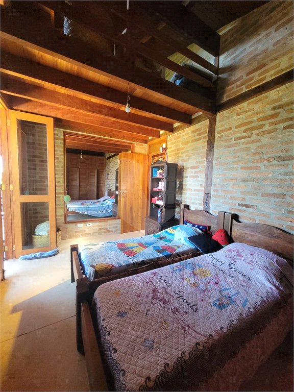 Casa à venda com 3 quartos, sendo 1 suíte,  no condomínio Residencial Bosque da Serra, Mairiporã - SP