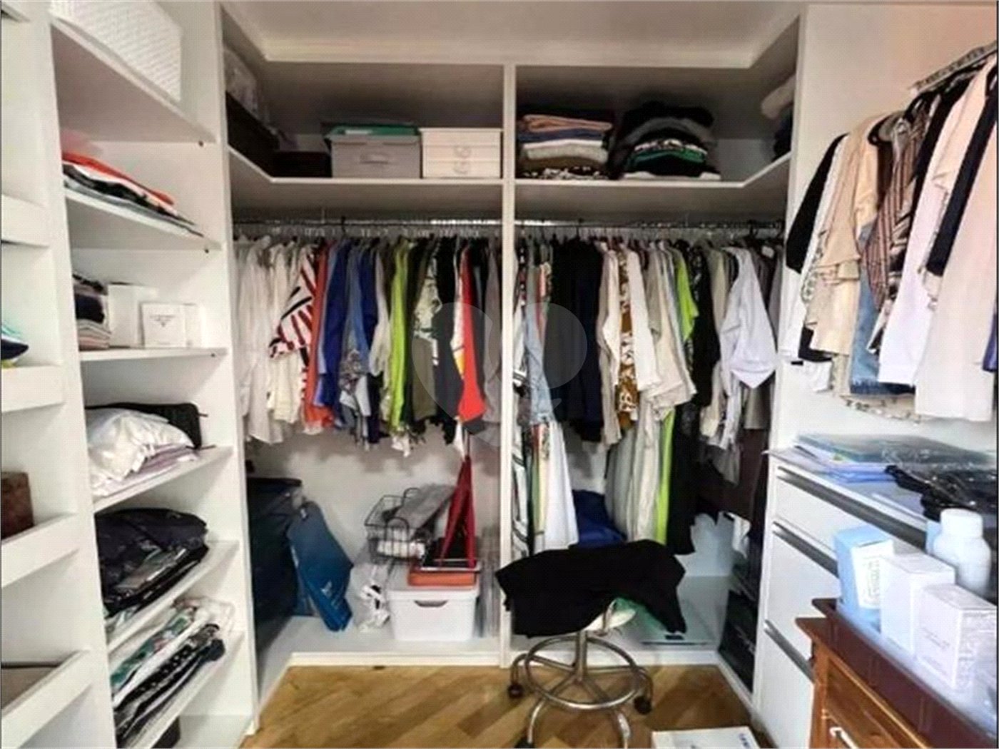 Apartamento à venda com 3 quartos, sendo 1 suíte, em Moema, São Paulo, SP