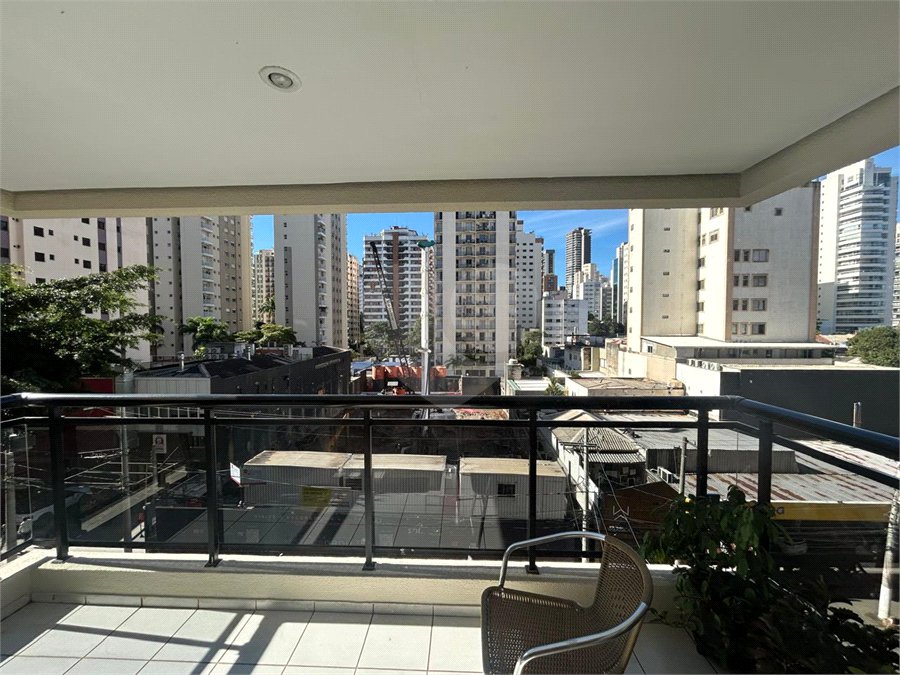 Apartamento à venda com 4 quartos, sendo 2 suítes, em Pinheiros, São Paulo, SP