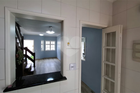 Casa à venda com 2 suítes no condomínio Village Palmas, São Paulo - SP