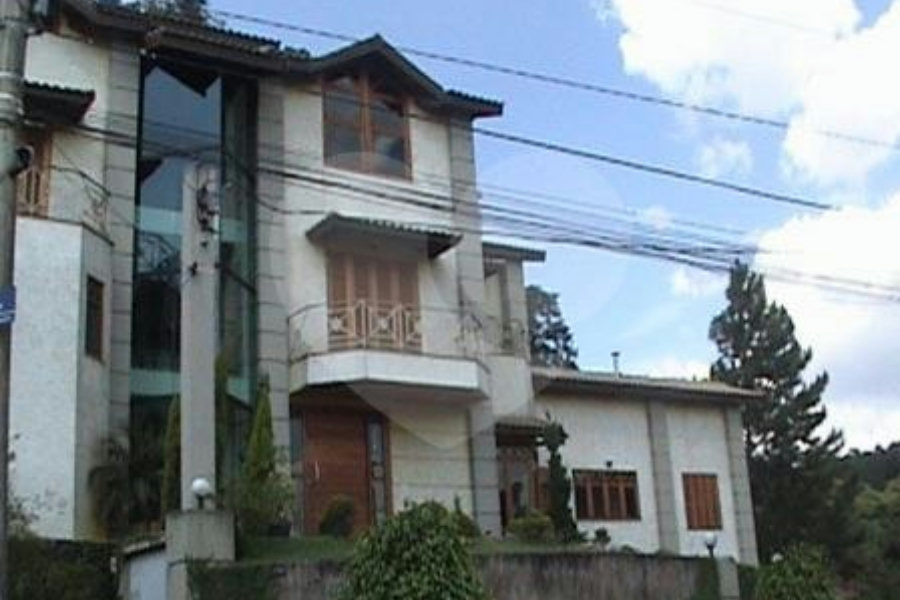 Sobrado à venda com 4 suítes em Horto, São Paulo, SP