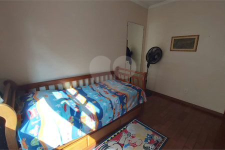 Sobrado à venda com 7 quartos, sendo 2 suítes, em Jardim Marajoara, São Paulo, SP