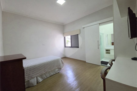 Casa à venda com 3 suítes no condomínio Village Ipanema I, Araçoiaba da Serra - SP