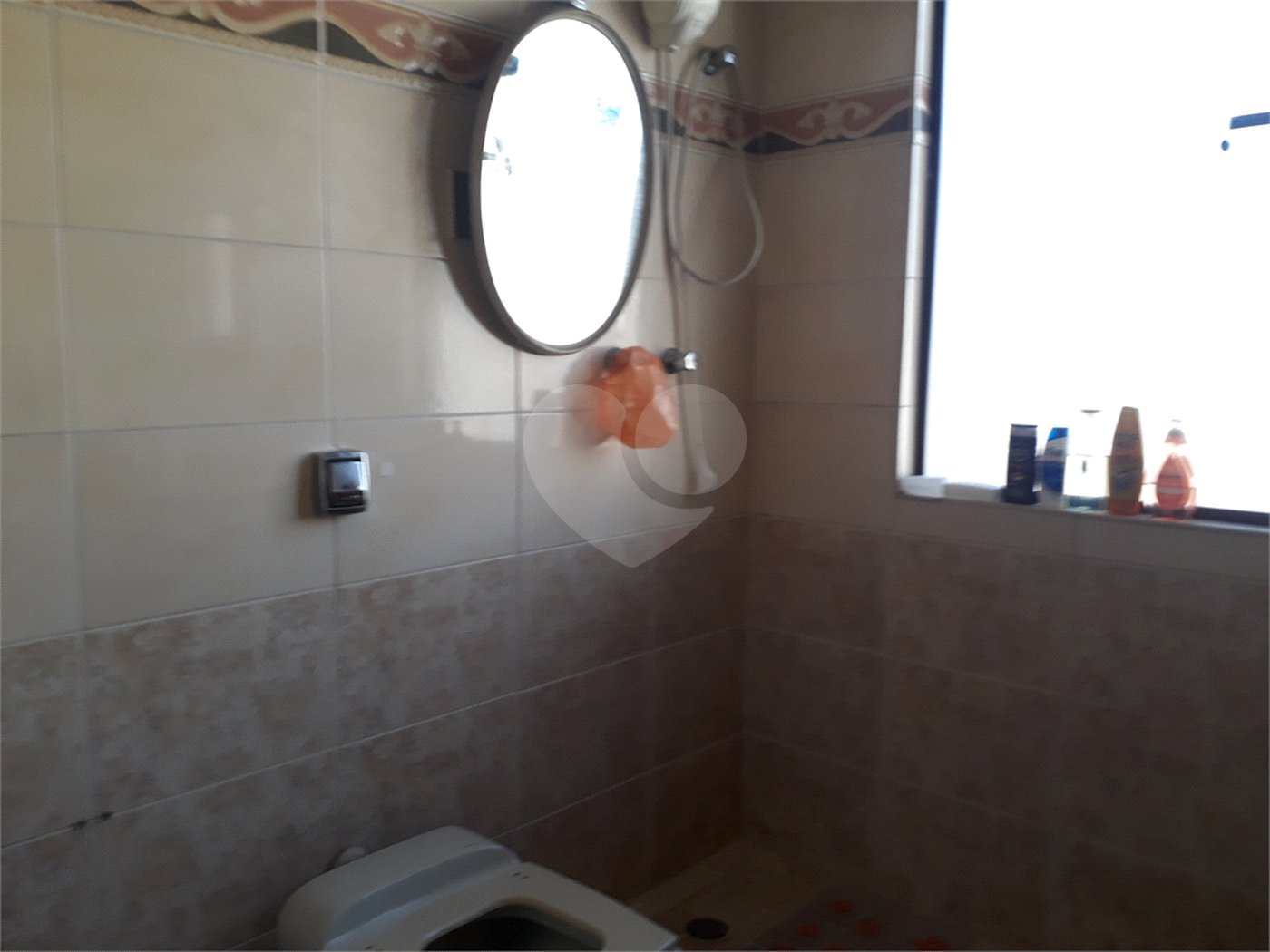 Sobrado à venda com 4 quartos, sendo 1 suíte, em Vila Constança, São Paulo, SP