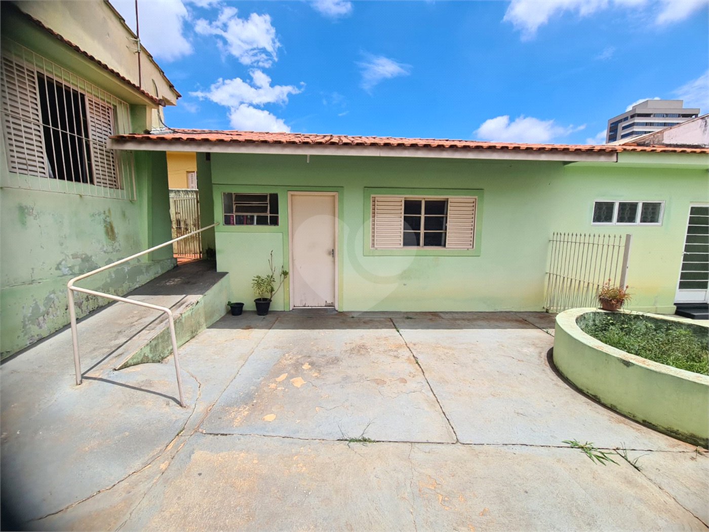 Sala à venda com 2 quartos, sendo 1 suíte,  no Centro, Itapetininga, SP