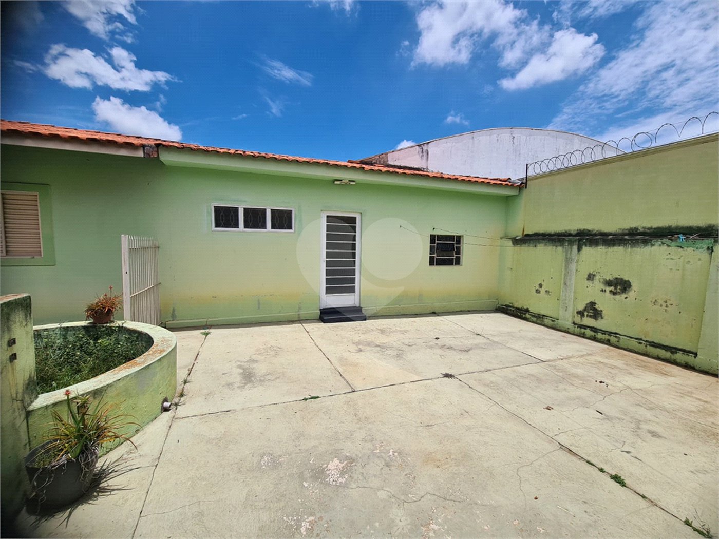 Sala à venda com 2 quartos, sendo 1 suíte,  no Centro, Itapetininga, SP