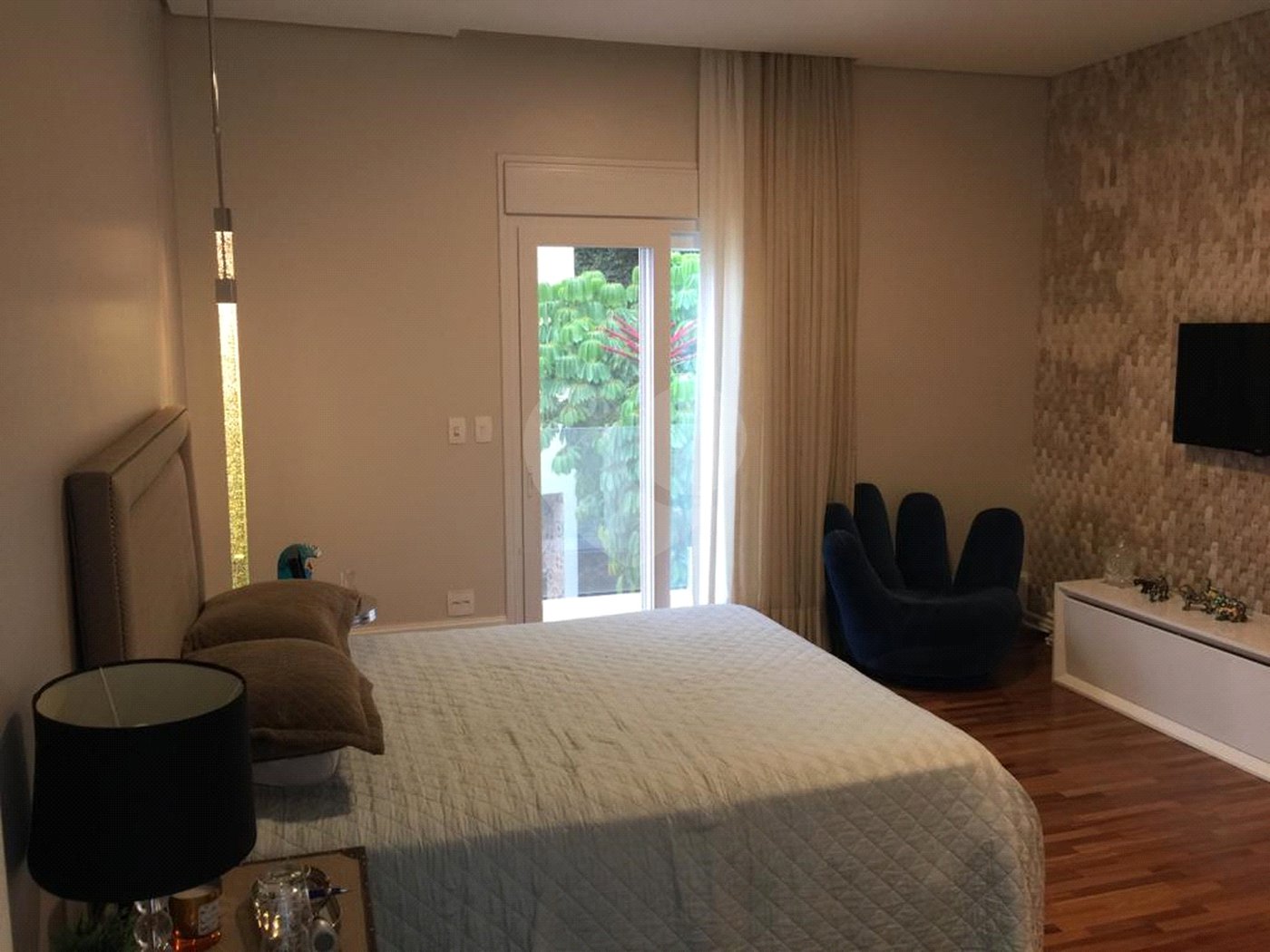 Casa à venda ou para alugar com 4 suítes no condomínio Suíça da Cantareira, Mairiporã - SP