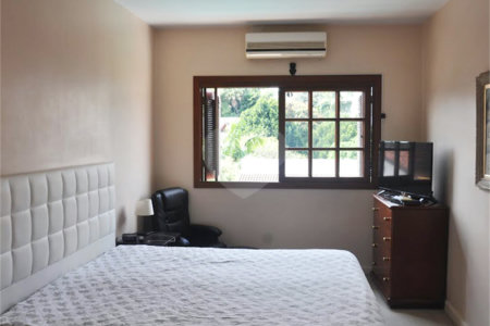 Sobrado à venda com 4 quartos, sendo 2 suítes,  em Alto da Boa Vista, São Paulo, SP