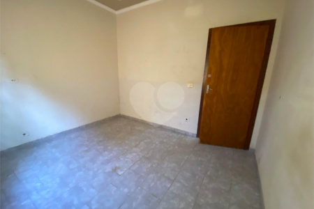 Casa à venda com 3 quartos, sendo 2 suítes, no Centro, Três Lagoas, MS