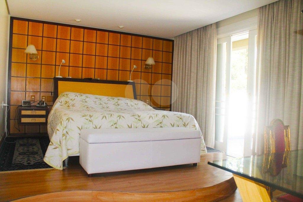 Casa à venda ou para alugar com 5 suítes no condomínio Arataca, São Paulo - SP