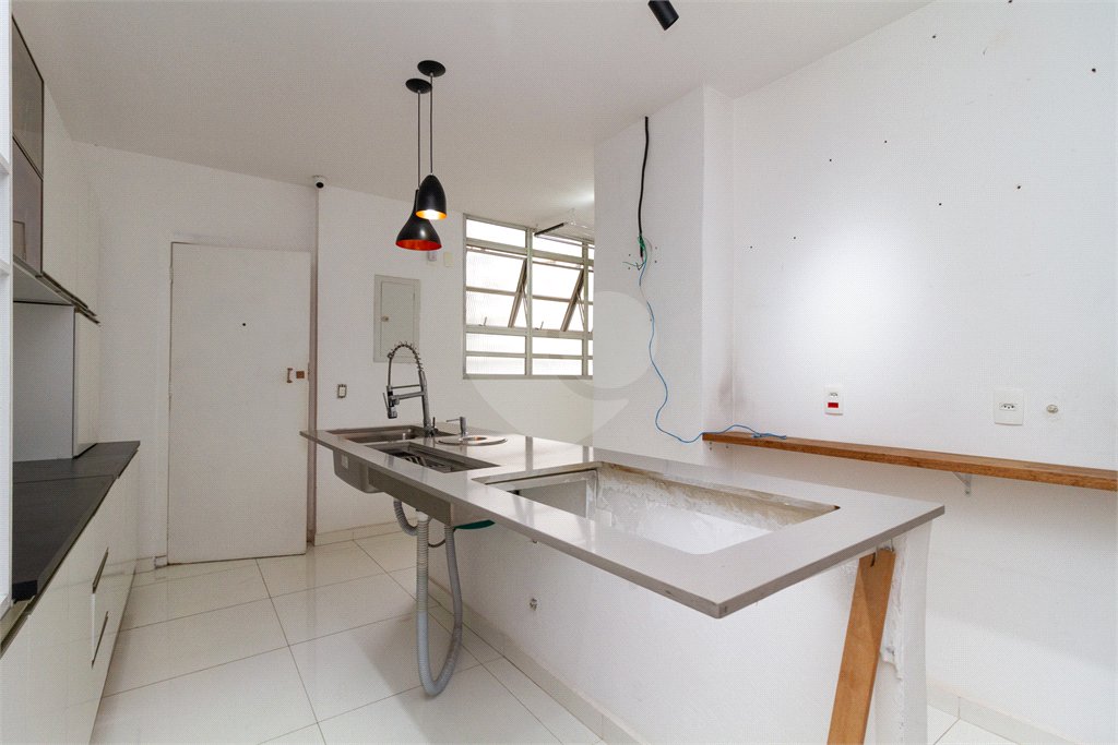Apartamento à venda com 3 quartos, sendo 1 suíte, em Jardim Paulista, São Paulo, SP
