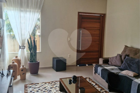 Casa à venda com 3 quartos, sendo 1 suíte, em Peró, Cabo Frio, RJ