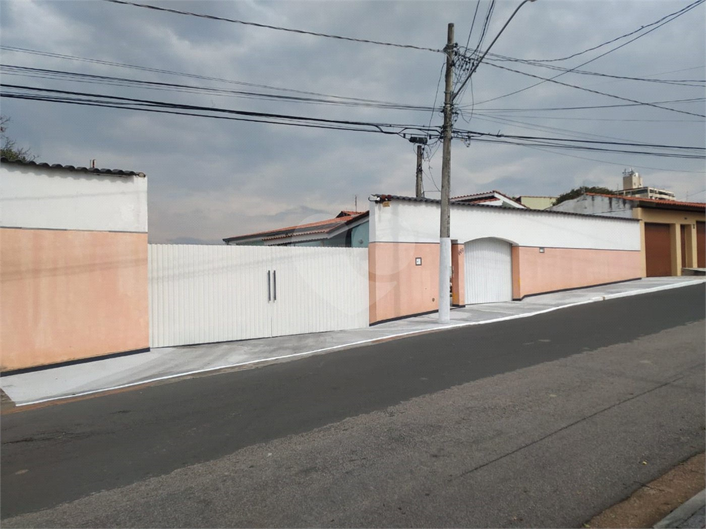 Casa de Vila à venda com 3 quartos, sendo 2 suítes, em Vila Carvalho, Sorocaba, SP