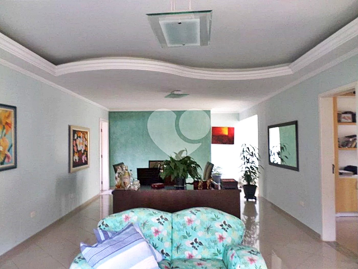 Casa à venda com 6 quartos, sendo 5 suítes,  no condomínio Conjunto Residencial Itaguaçu, São Paulo - SP